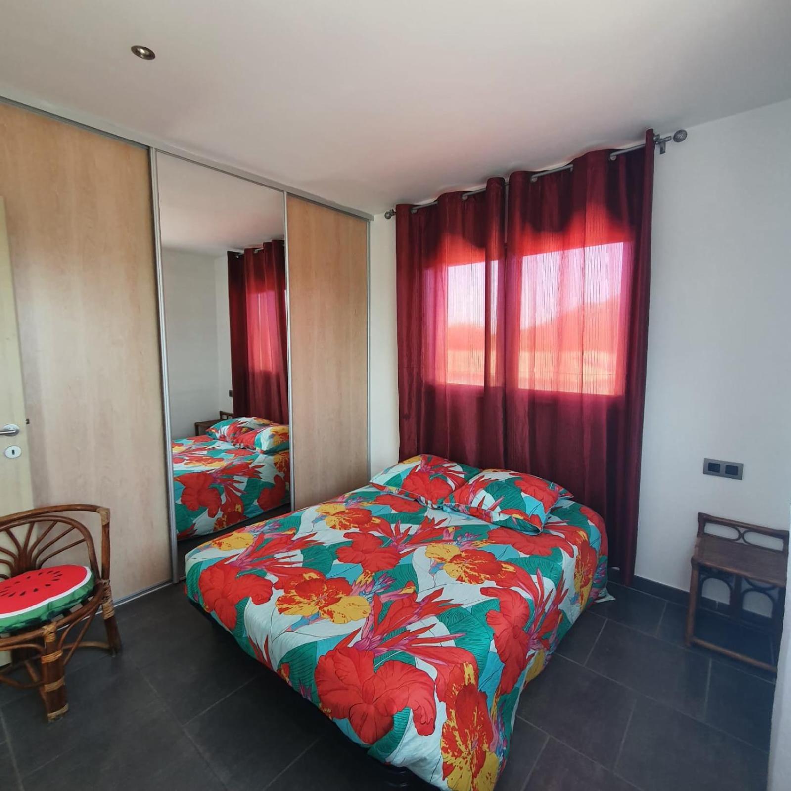 Chez J, Appartement A L'Etage, T3 Lecci Εξωτερικό φωτογραφία